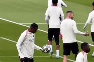 年轻就是好！杜埃在训练中狂秀技巧！未来能达到怎样的高度呢？