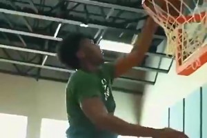 海外勇蜜发推：气死了🤣20年勇士没选哈利伯顿，选了这个家伙