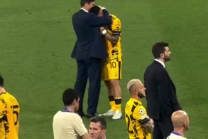 劳塔罗赛后又哭了🫠萨内蒂紧紧抱着悲伤的塔罗，实力差距确实大