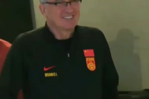 国足已抵达雅加达，必须取胜才能保留附加赛希望！