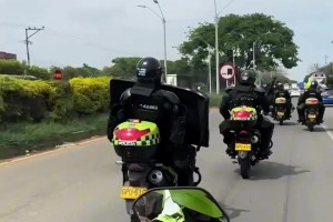 火红小辣椒！这是哪里的足球队这么有福气啊🥰迷倒万千观众