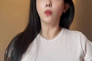 你说得都对😍！女球迷：我说国足能赢就必须能赢