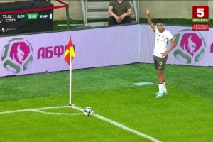 中国U22扳平比分！艾菲尔丁角球开出，木塔力甫抢点造乌龙！