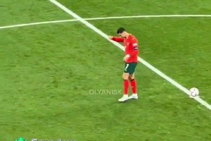 葡萄牙需要这个队长！西班牙领先后，C罗告诉队友冷静下来快开球