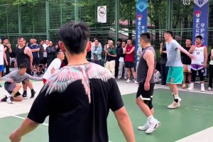 犯成这样都一个防不住，输球输人啦