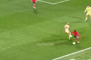 😰天生克星？门德斯灵巧转身拉球，轻松戏耍亚马尔