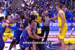 看起来战斗力十足！哈利伯顿女友在场边与雷霆球迷狂打嘴仗