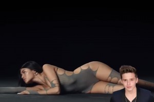 为了得到贝克汉姆的大儿子，啤酒妹比尔付出了多大的代价？