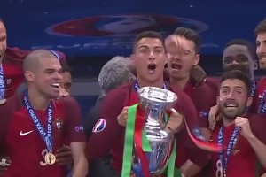 葡萄牙船长！葡萄牙此前6进大赛0冠，有C罗后11进大赛3冠军！