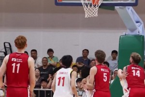 这篮板看过去，朱正身体天赋确实很美式了