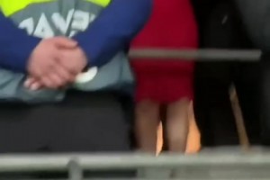 富有且慷慨！网友现场实拍观战的乔治娜