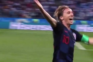 这是否是你对莫德里奇职业生涯印象最深的一粒进球？