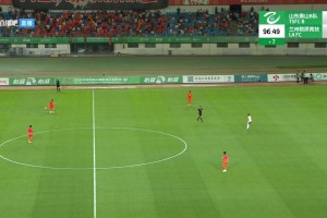19岁带刀中卫！泰山B队彭啸补时凌空爆射，国足未来之星啊😍