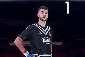 巴萨新援！感受一下本赛季西甲最佳门将的实力