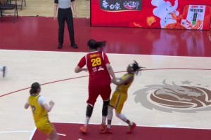 沾上就倒？张子宇只是想站个位置而已，她有什么错😩