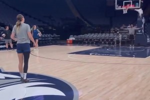 她们中场进球命中率比我罚球命中率还高！