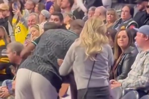 名场面！徐静雨：珍妮对詹姆斯眼神中充满柔情，但双方有缘无分了