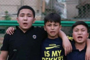 苏超队员能踢过新疆小孩哥吗？喀什少年喊话苏超：共同来场友谊赛