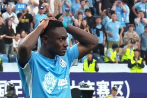 卧龙凤雏啊！法比奥点球被扑，马莱莱点球击中横梁