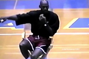 乔丹在97年曾当众表示：如果公牛交易皮蓬，那我就直接退役！