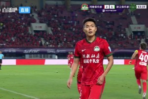 王上源刚进球就被换下，球迷质疑：XJB换人