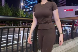 微胖天花板！肘子姐秀身材：魅力这一块拿捏了😍