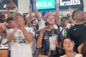 击败巴黎后，博塔弗戈球迷高唱：我们可不是国米😂