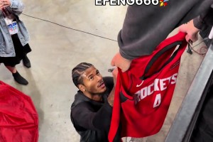 👀火箭队球迷认可这笔交易吗？🤔