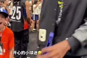 这叫声，仿佛被烫到了！这可是凯文杜兰特😎