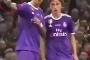 他是真懂球！欧冠决赛C罗指导魔笛如何配合和传球后，马上见效！