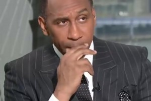 魔术师此前谈超巨标准：要让客场也一票难求，就像乔科鲨鸟飞猪！