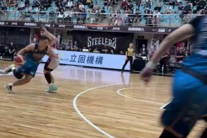 巅峰得多强啊！广厦名宿林志杰43岁还能这样转身上篮😱😱