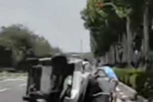 合不拢嘴~女记者和瓜迪奥拉握手后差点没忍住，这么高兴嘛🤣