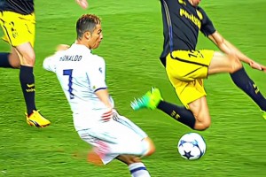 停球调整还是护球转身？C罗：抱歉，我选择凌空斩！