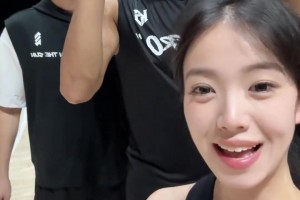 凯尔登中国行现场这位小姐姐真的好靓啊😍❤