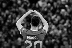 梅西社媒晒黑白照悼念若塔：愿他安息