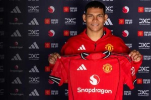 官宣！曼联签下18岁巴拉圭高潜边后卫，一起欣赏莱昂个人集锦🔥