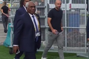 男人和妻子被称为足坛美女与野兽，老了看起来反而没那么恐怖🤣