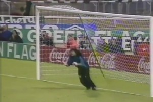 足坛史上最浪门将！疯子门将伊基塔蝎子摆尾传世之作！