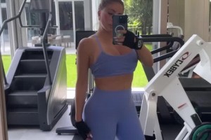 阿姨真的自律啊！年过半百的皮蓬前妻还能保持如此完美身材🙈