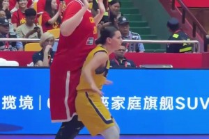 张子宇：哟，哪来的小挂件啊