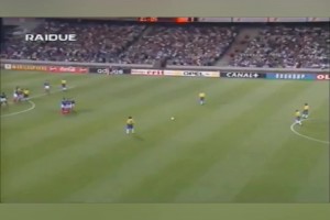 在绝对力量面前什么防守都是浮云！卡洛斯超级夸张的重炮破门！