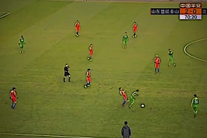 敢骂我老婆❓️当年郜林扔鞋，欲暴打嘴臭球迷