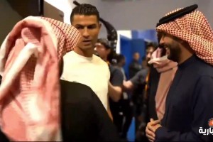 沙特娱乐局主席：你就是史上最佳球员，C罗：我知道，我知道😂