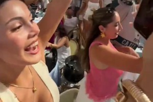 派对上美女云集啊😍老詹这休赛期度假是真享受啊~~