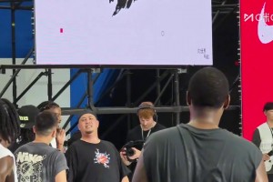 相当宠粉！莫兰特现场现学中文“我爱你”