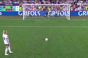 大心脏！凯莉点球大战第5罚命中！英格兰女足卫冕欧洲杯！