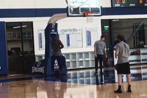 不谈季后赛表现，恩比德的技术动作算得上内线天花板了