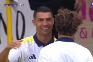 Siuuu！C罗包抄破门，利雅得胜利扳平比分