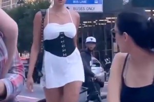 坎贝奇穿这身上街...算了，还是让给吧友们吧🙈